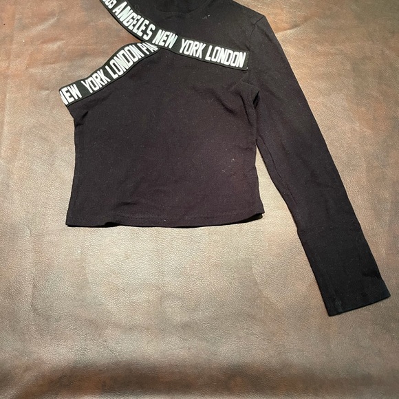 Angular crop top - Picture 3 of 3